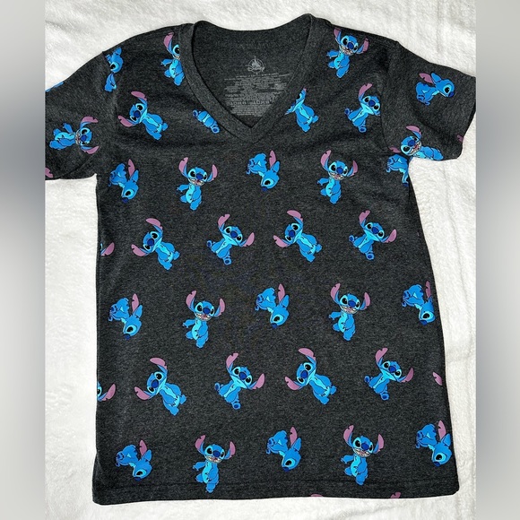 🌺DISNEY STITCH Tshirt - Small - Picture 3 of 12